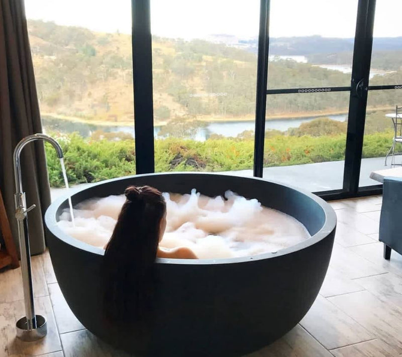 Pietra Bianca Romeo Freestanding Bath