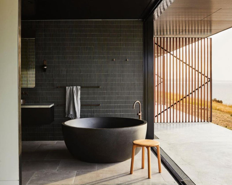 Pietra Bianca Romeo Freestanding Bath